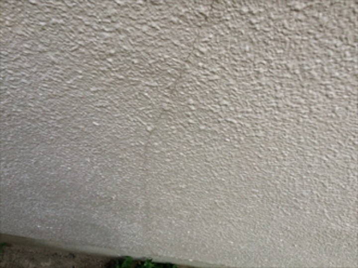 外壁の亀裂（クラック）