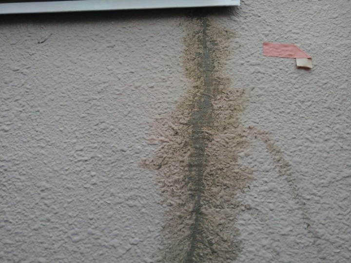 亀裂にモルタルを充填