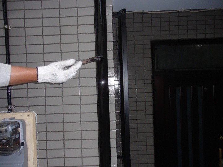 雨樋に「ファインSi」の黒を使用