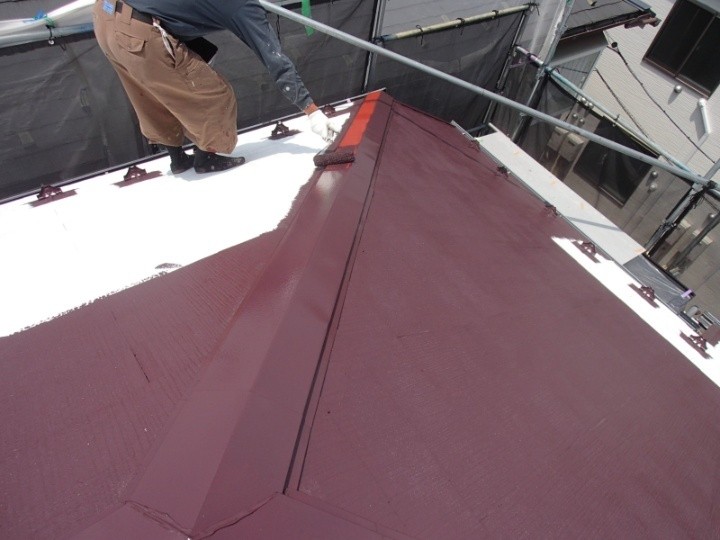屋根の中塗り