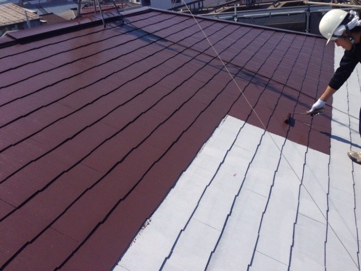 屋根塗装工事（中塗り）