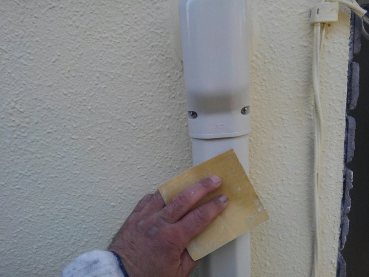 雨樋のケレン作業