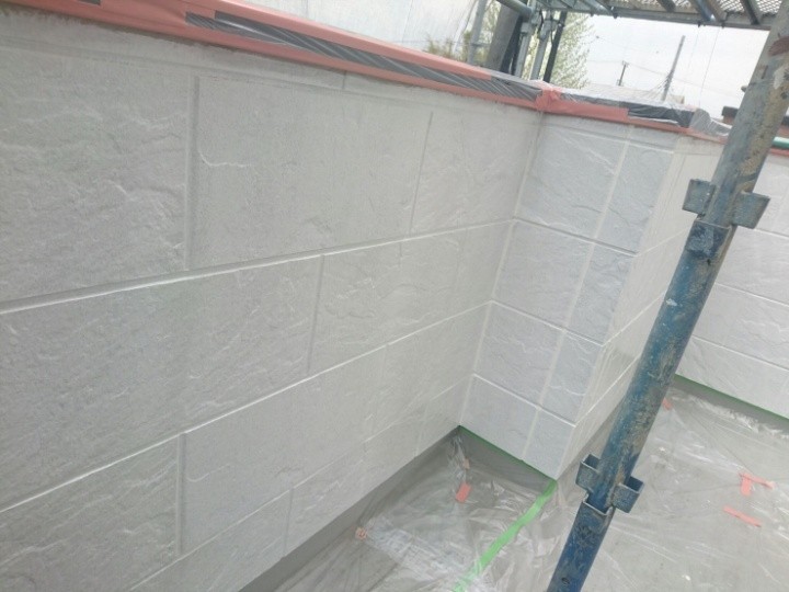 サイディングのひび割れ補修作業後の状態