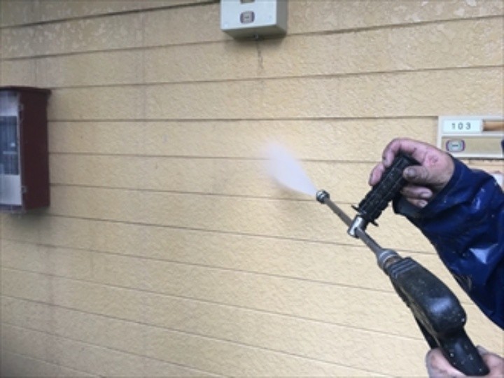 外壁の高圧洗浄