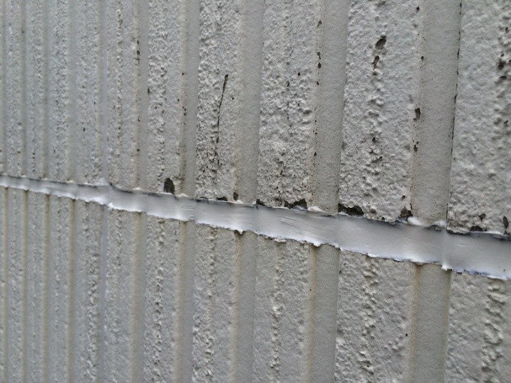 軒天に生じた染みの原因