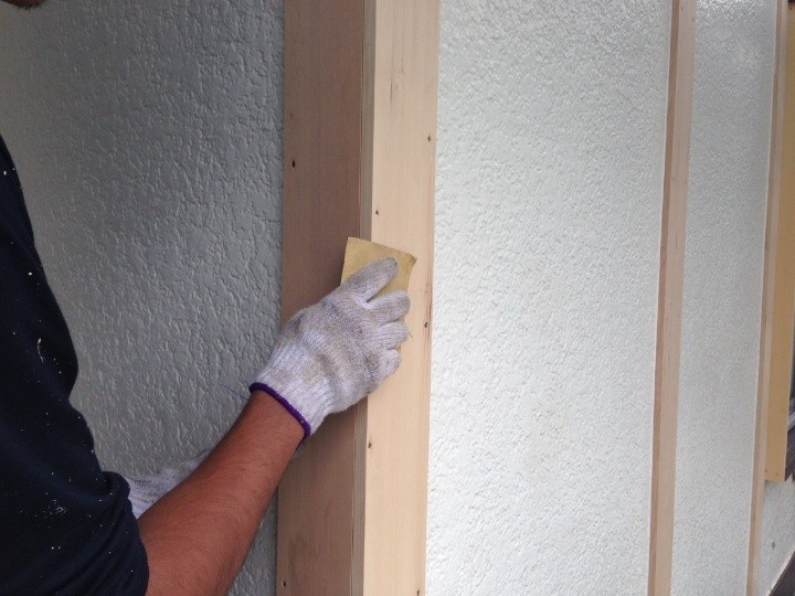 新しい化粧板を取り付け