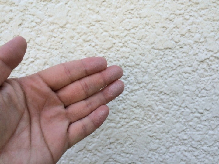 外壁のチョーキング現象