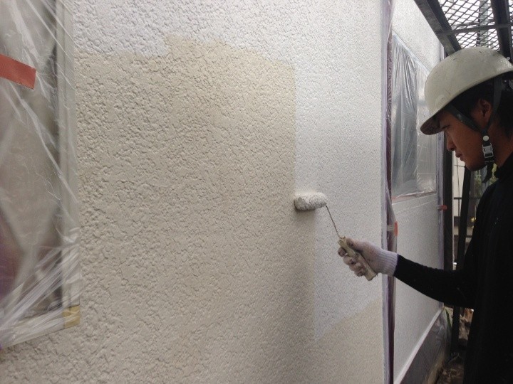 外壁の下塗り