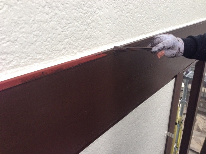 霧除け庇に「ファインSi」を2回塗り重ね