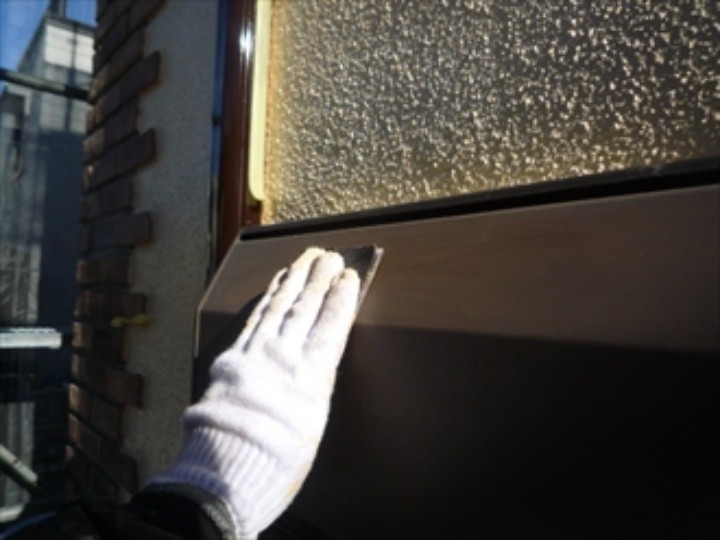 サンドペーパーで下地処理