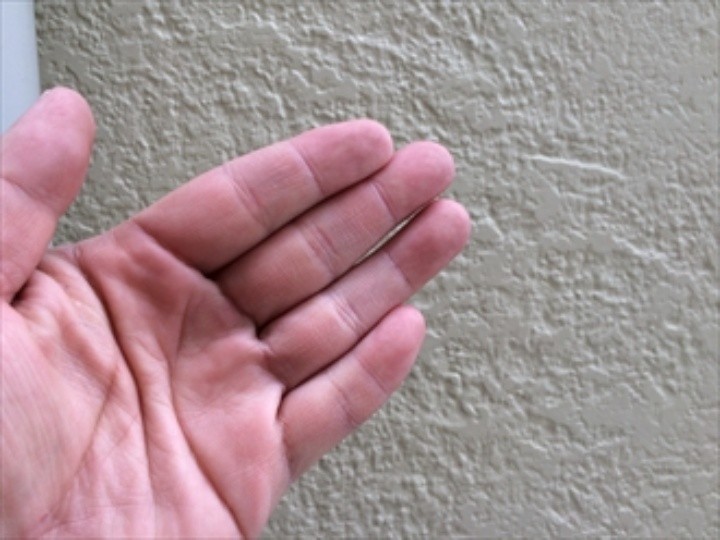 外壁の状態を点検調査