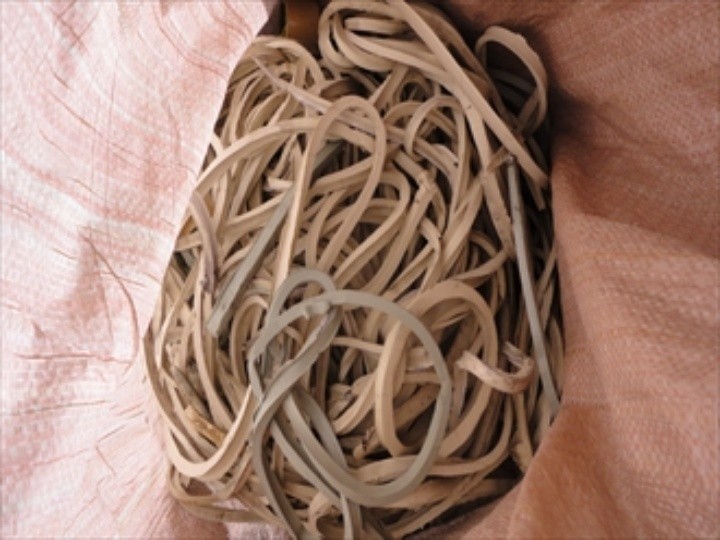 古くなったコーキング材の撤去後