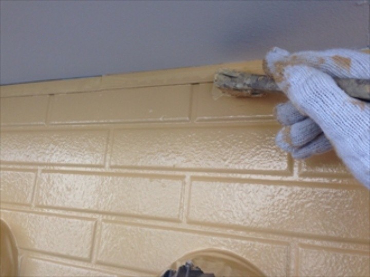 段差や隙間の塗装作業