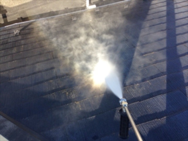 屋根の高圧洗浄