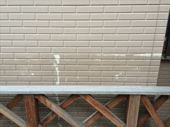 既存の塗膜が剥がれている状態