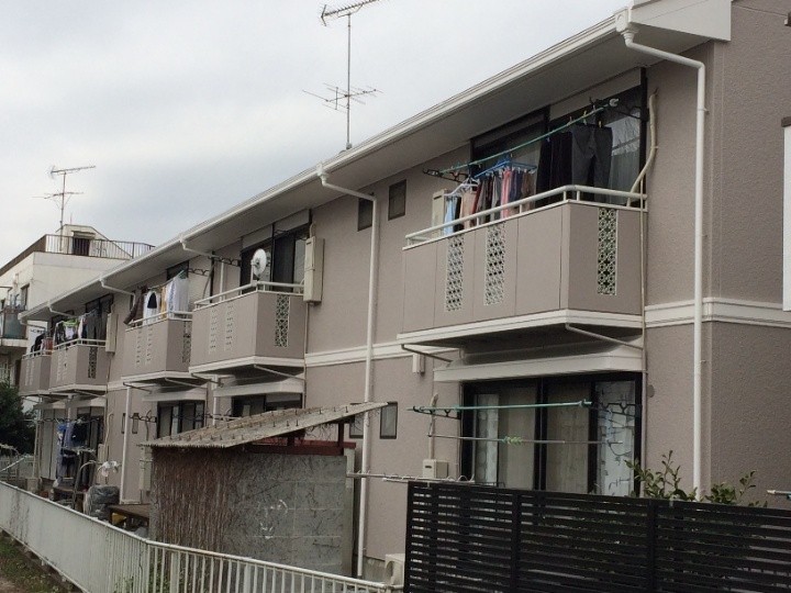 築２４年のアパートに塗り替え工事を施工