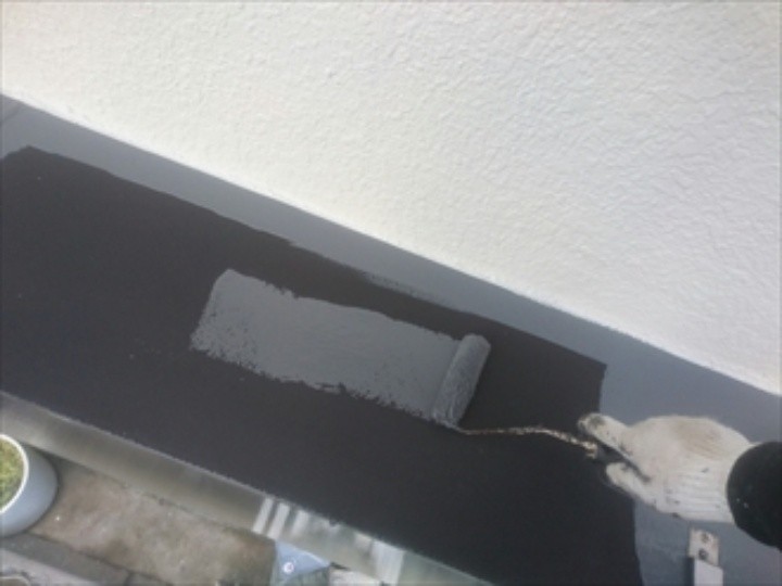 霧除けの塗装（中塗り）