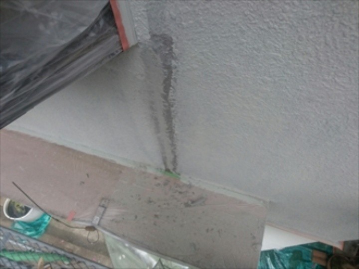 クラックをモルタルで補修