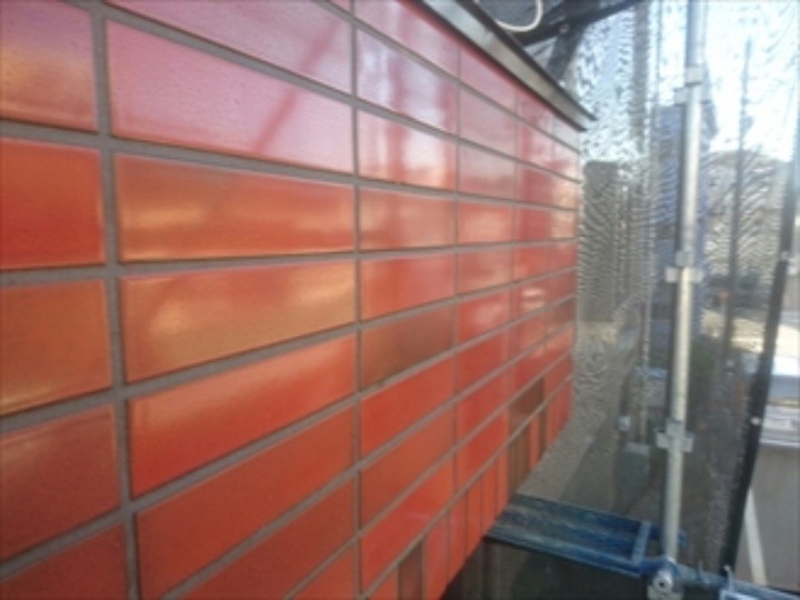 タイル専用のクリア塗料を塗布した後の状態