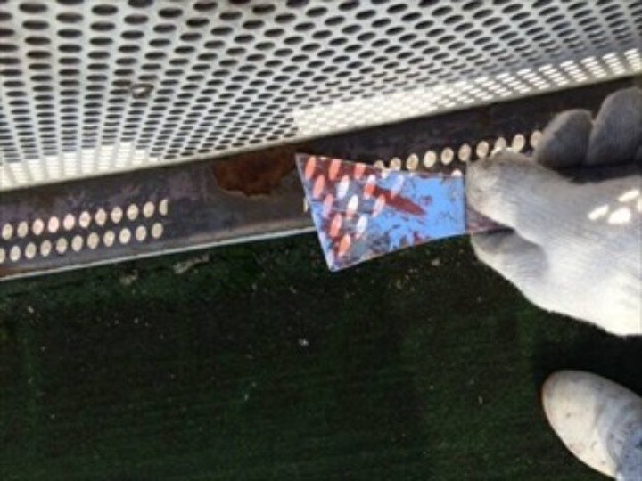 鉄部の塗装工事（ケレン）