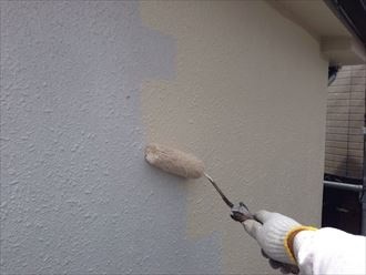 モルタル外壁の塗装作業