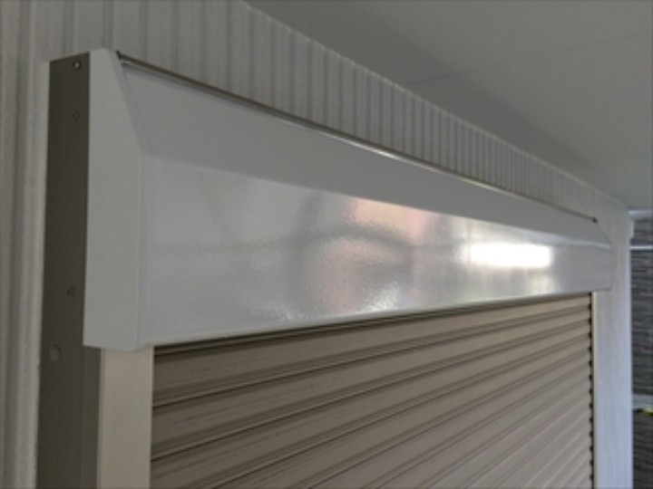 シャッターBOXを塗装する作業工程