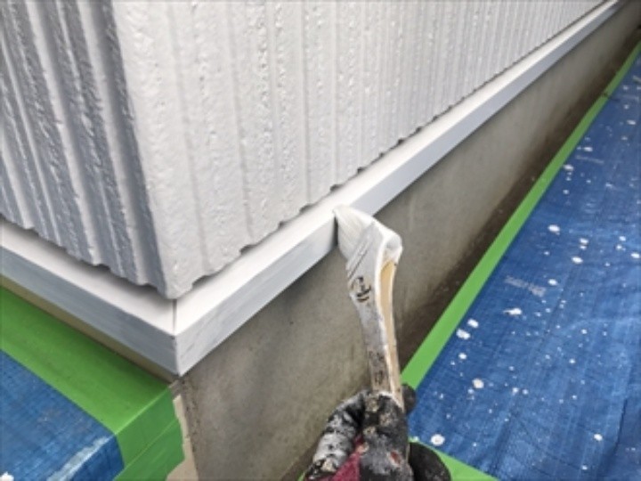 付帯部の塗装作業
