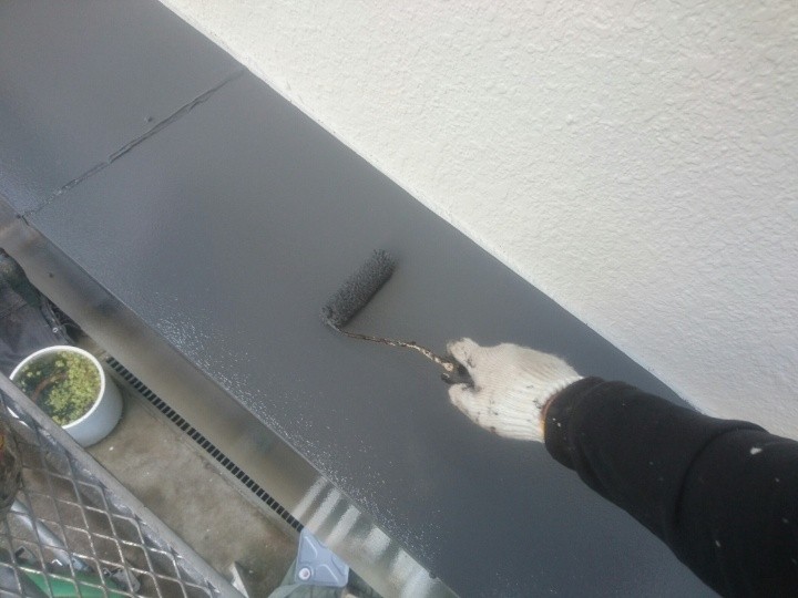 霧除けの塗装（上塗り）