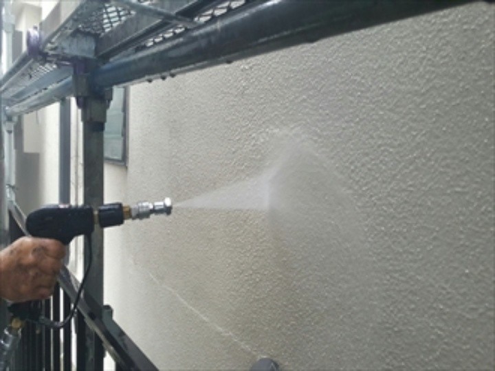 外壁の高圧洗浄