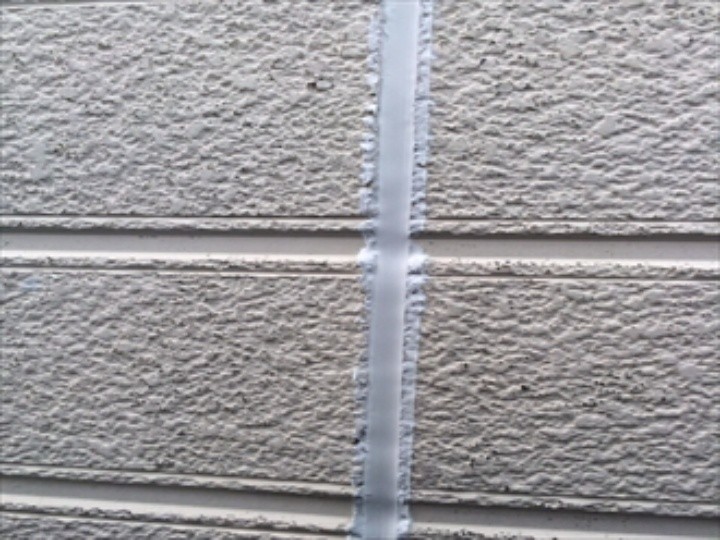 シール材を隙間に充填した後の状態