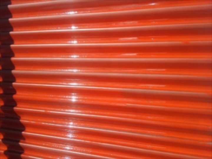 雨戸に錆止めを塗布