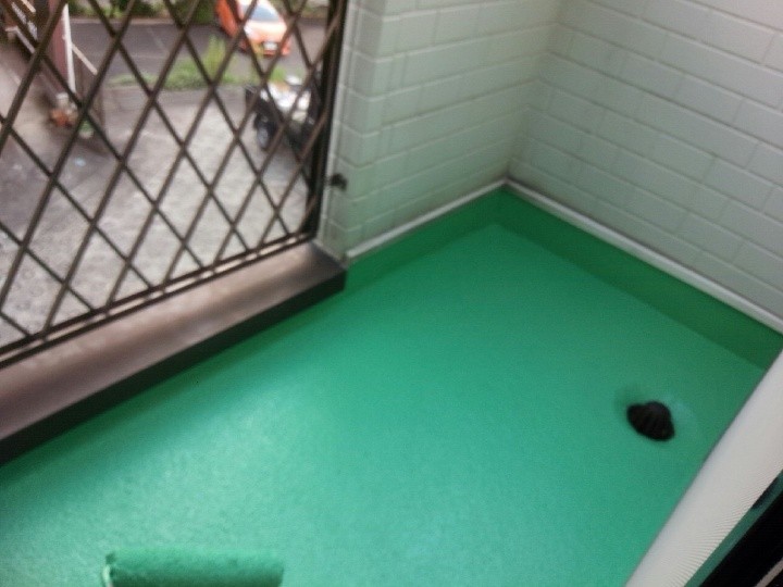 バルコニーウレタン防水を塗布（上塗り）した後の状態