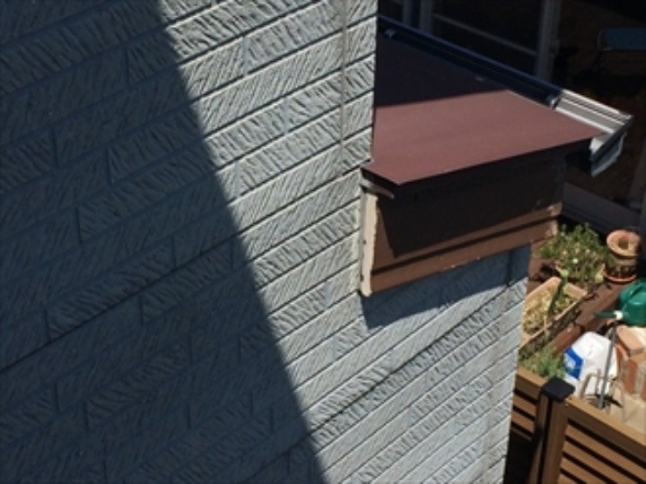 鼻隠し板に繊維混入セメント系のケイ酸カルシウム押出成形板を使用