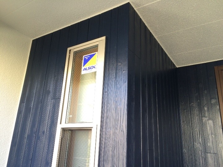 外壁の塗残しを確認