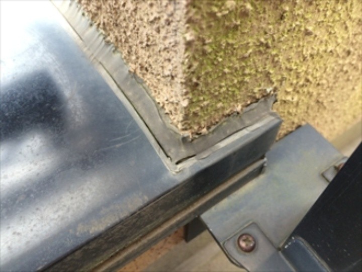 劣化した接合部のコーキング