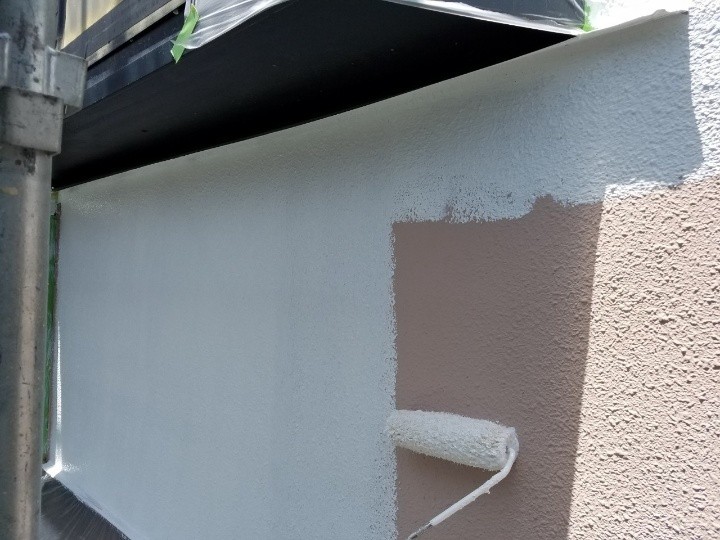 プレミアムシリコンを用いたモルタル壁の塗装工事