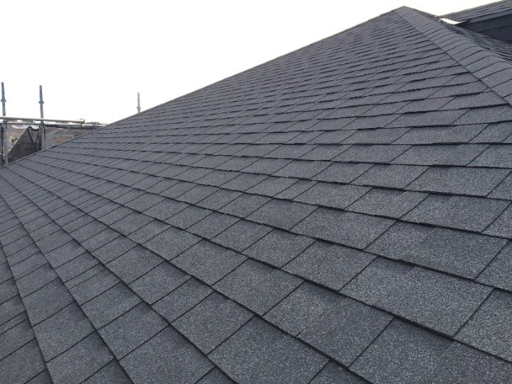 化粧スレートからオークリッジスーパーへ屋根葺き替え工事したお住まい