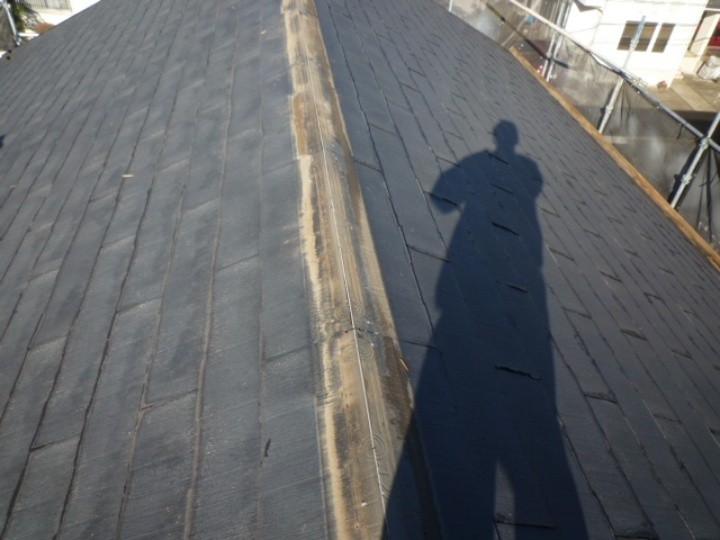 棟板金の撤去と既存屋根材の取り外し