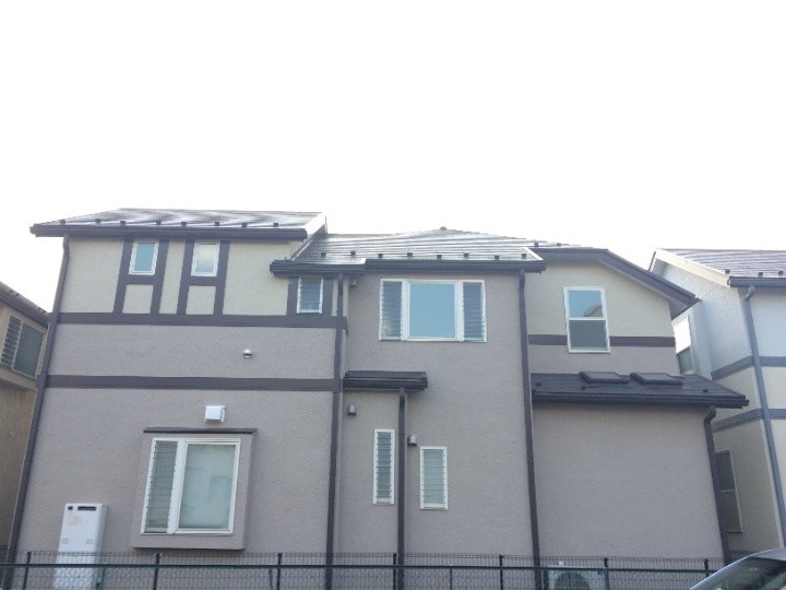 建物全体の外観から屋根形状を確認