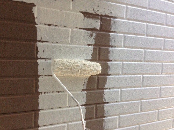 外壁塗装工事（下塗り）