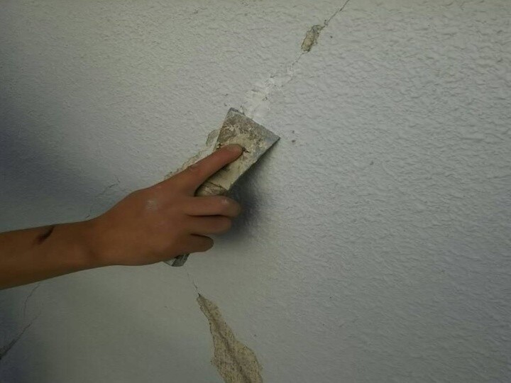 外壁のケレン作業