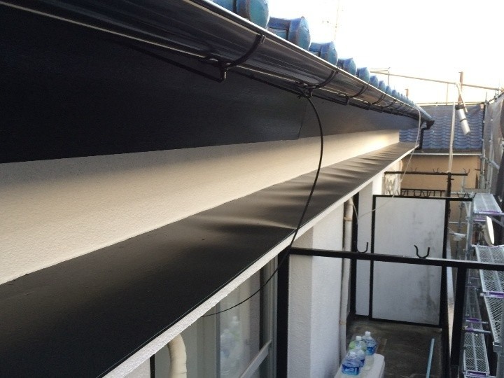 庇（ひさし）の塗装