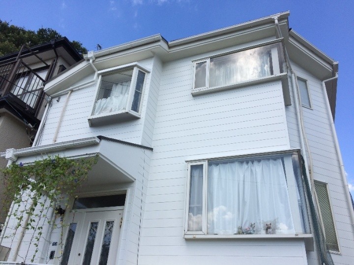 セラミシリコンを使用した外壁塗装工事が竣工した外観