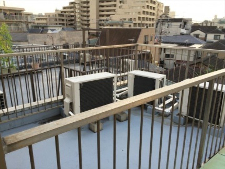 屋上の床防水はウレタン塗膜防水の密着工法で施工