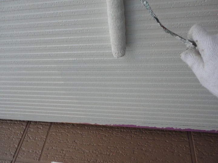 「ケンエースG-Ⅱ」で上塗り作業