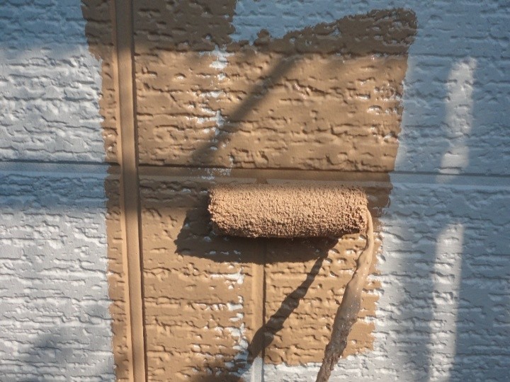 ファインシリコンフレッシュで中塗り