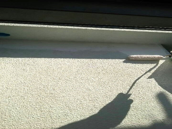 外壁塗装工事（下塗り）