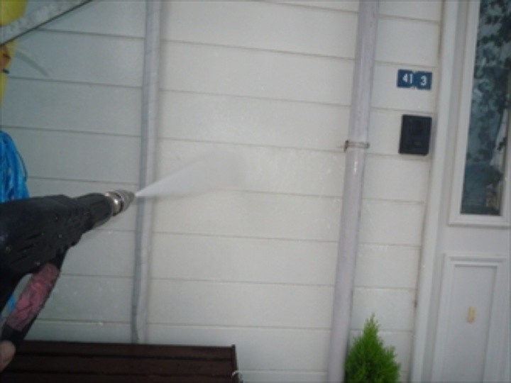 外壁の高圧洗浄