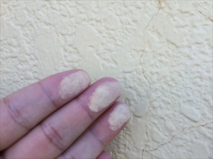 外壁のチョーキング現象