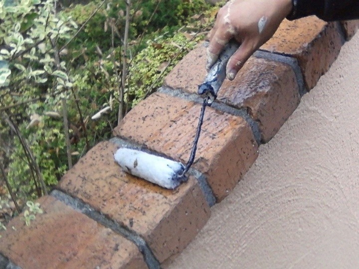 擁壁の塗装作業の工程